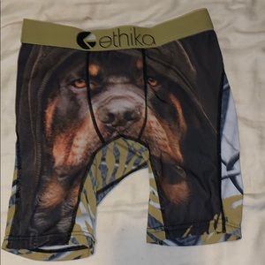 Boys Large ethika